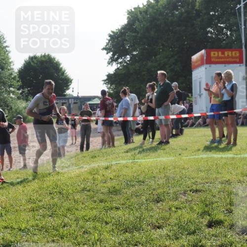 15.06.2025 - 27. Vierlanden-Triathlon KatJ http://msf.ph/oto/7981933 15.06.2025 08:47:59 Schwimmen 34, 193 meine-sportfotos.de