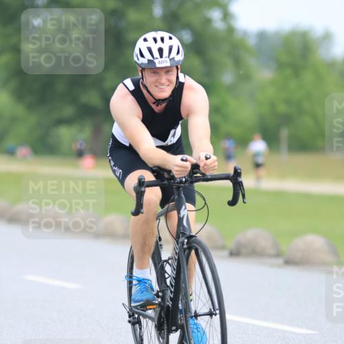 15.06.2025 - 27. Vierlanden-Triathlon H.Heesch http://msf.ph/oto/7981936 15.06.2025 10:50:09 Radfahren 39, 50, 54, 86, 225, 409 meine-sportfotos.de