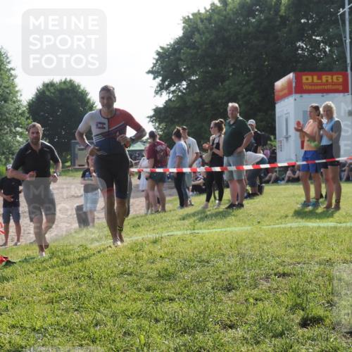 15.06.2025 - 27. Vierlanden-Triathlon KatJ http://msf.ph/oto/7981953 15.06.2025 08:47:59 Schwimmen 34, 193 meine-sportfotos.de