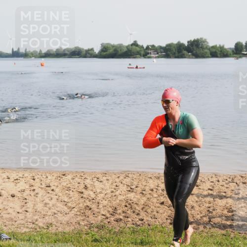21.06.2025 - 27. Vierlanden-Triathlon MichiJ http://msf.ph/oto/7981966 15.06.2026 09:04:42 Schwimmen 247 meine-sportfotos.de