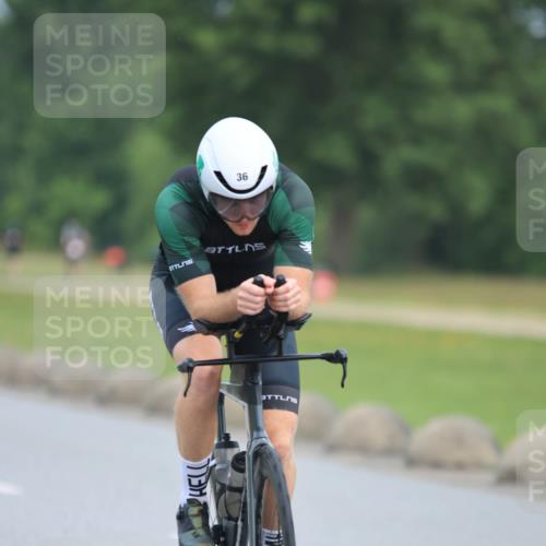 15.06.2025 - 27. Vierlanden-Triathlon H.Heesch http://msf.ph/oto/7981969 15.06.2025 10:50:23 Radfahren 36 meine-sportfotos.de