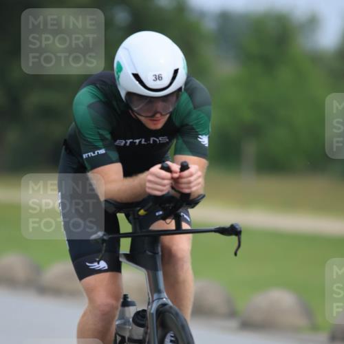 15.06.2025 - 27. Vierlanden-Triathlon H.Heesch http://msf.ph/oto/7981982 15.06.2025 10:50:23 Radfahren 36 meine-sportfotos.de