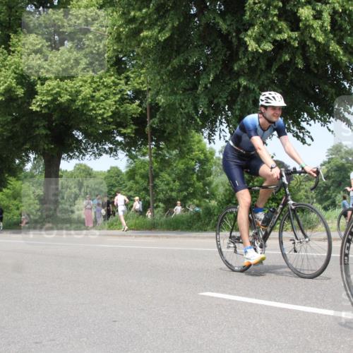 15.06.2025 - 7 Türme Triathlon Yannick Fuchs http://msf.ph/oto/7981987 15.06.2025 13:30:44 Radfahren  meine-sportfotos.de