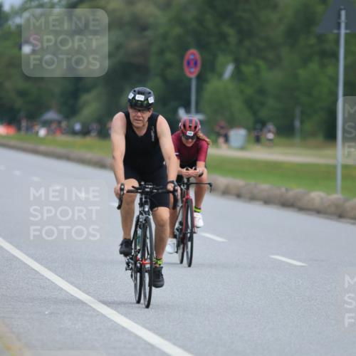 15.06.2025 - 27. Vierlanden-Triathlon H.Heesch http://msf.ph/oto/7981994 15.06.2025 10:50:40 Radfahren 133, 180, 188, 196, 373, 592 meine-sportfotos.de