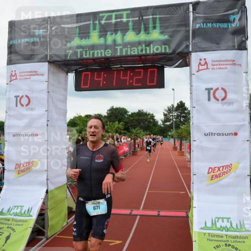 15.06.2025 - 7 Türme Triathlon Michael Strokosch http://msf.ph/oto/7981995 15.06.2025 14:14:20 Ziel 671 meine-sportfotos.de