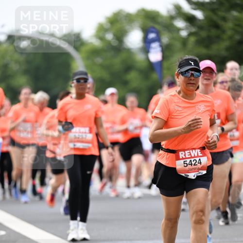 15.06.2025 - REWE Women's Run Dr. Thomas Lammeyer http://msf.ph/oto/7981999 15.06.2025 10:46:03 Laufen 5257, 5424 meine-sportfotos.de