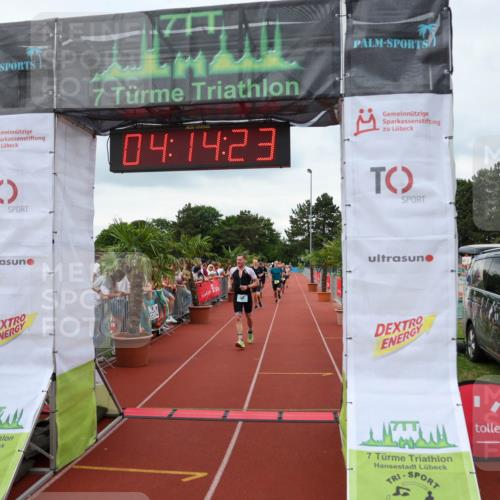 15.06.2025 - 7 Türme Triathlon Michael Strokosch http://msf.ph/oto/7982007 15.06.2025 14:14:22 Ziel 671, 957 meine-sportfotos.de