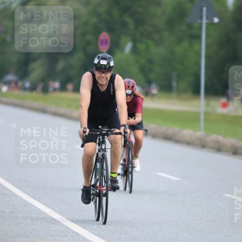 15.06.2025 - 27. Vierlanden-Triathlon H.Heesch http://msf.ph/oto/7982013 15.06.2025 10:50:41 Radfahren 18, 180, 188, 196, 373, 592 meine-sportfotos.de