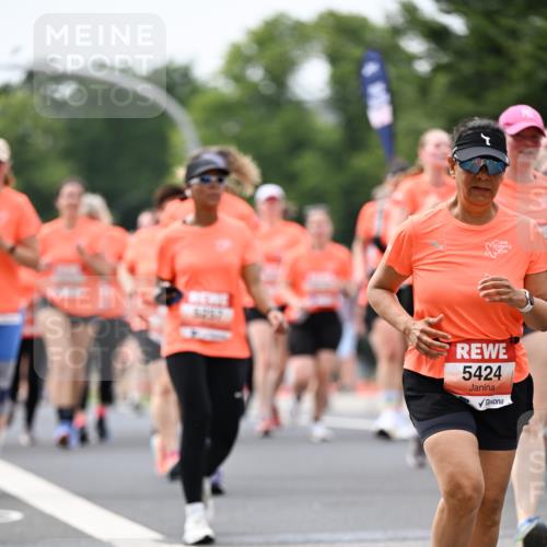 15.06.2025 - REWE Women's Run Dr. Thomas Lammeyer http://msf.ph/oto/7982015 15.06.2025 10:46:03 Laufen 5424 meine-sportfotos.de