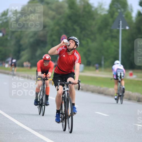 15.06.2025 - 27. Vierlanden-Triathlon H.Heesch http://msf.ph/oto/7982021 15.06.2025 10:50:53 Radfahren 18, 80, 120, 171, 448 meine-sportfotos.de