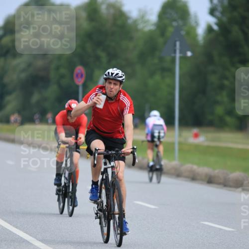 15.06.2025 - 27. Vierlanden-Triathlon H.Heesch http://msf.ph/oto/7982024 15.06.2025 10:50:53 Radfahren 18, 80, 120, 171, 448 meine-sportfotos.de