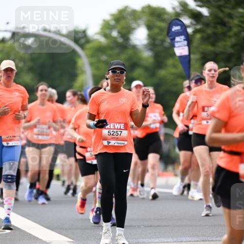15.06.2025 - REWE Women's Run Dr. Thomas Lammeyer http://msf.ph/oto/7982026 15.06.2025 10:46:03 Laufen 5257 meine-sportfotos.de