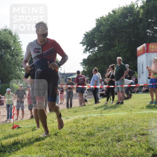 15.06.2025 - 27. Vierlanden-Triathlon KatJ http://msf.ph/oto/7982028 15.06.2025 08:48:01 Schwimmen 16, 34, 167, 193 meine-sportfotos.de