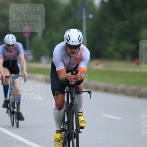 15.06.2025 - 27. Vierlanden-Triathlon H.Heesch http://msf.ph/oto/7982036 15.06.2025 10:51:01 Radfahren 120, 171, 403 meine-sportfotos.de