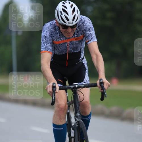 15.06.2025 - 27. Vierlanden-Triathlon H.Heesch http://msf.ph/oto/7982046 15.06.2025 10:51:03 Radfahren 120, 171, 381, 403 meine-sportfotos.de