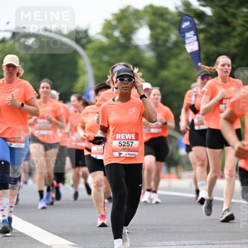15.06.2025 - REWE Women's Run Dr. Thomas Lammeyer http://msf.ph/oto/7982052 15.06.2025 10:46:04 Laufen 54, 5257, 55 meine-sportfotos.de