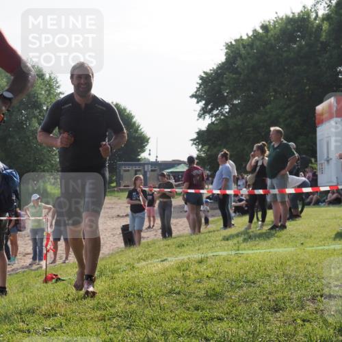 15.06.2025 - 27. Vierlanden-Triathlon KatJ http://msf.ph/oto/7982053 15.06.2025 08:48:02 Schwimmen 16, 34, 167, 193 meine-sportfotos.de