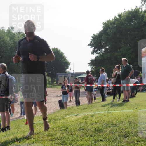 15.06.2025 - 27. Vierlanden-Triathlon KatJ http://msf.ph/oto/7982065 15.06.2025 08:48:02 Schwimmen 16, 34, 167, 193 meine-sportfotos.de