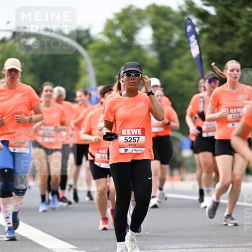 15.06.2025 - REWE Women's Run Dr. Thomas Lammeyer http://msf.ph/oto/7982066 15.06.2025 10:46:04 Laufen 3242, 5257, 5556 meine-sportfotos.de