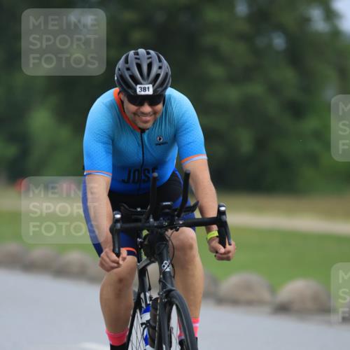 15.06.2025 - 27. Vierlanden-Triathlon H.Heesch http://msf.ph/oto/7982068 15.06.2025 10:51:10 Radfahren 161, 381 meine-sportfotos.de