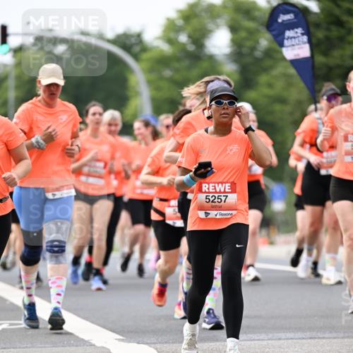 15.06.2025 - REWE Women's Run Dr. Thomas Lammeyer http://msf.ph/oto/7982073 15.06.2025 10:46:04 Laufen 5257 meine-sportfotos.de