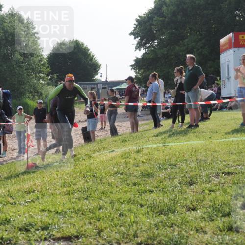 15.06.2025 - 27. Vierlanden-Triathlon KatJ http://msf.ph/oto/7982075 15.06.2025 08:48:07 Schwimmen 16, 34, 167, 193 meine-sportfotos.de