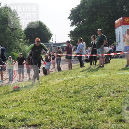 15.06.2025 - 27. Vierlanden-Triathlon KatJ http://msf.ph/oto/7982081 15.06.2025 08:48:07 Schwimmen 16, 34, 167, 193 meine-sportfotos.de