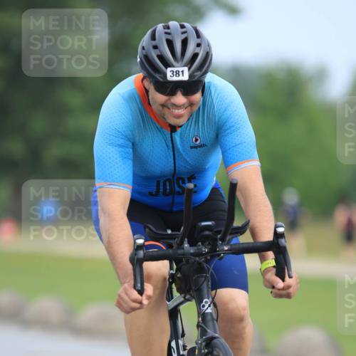15.06.2025 - 27. Vierlanden-Triathlon H.Heesch http://msf.ph/oto/7982090 15.06.2025 10:51:11 Radfahren 161, 381 meine-sportfotos.de