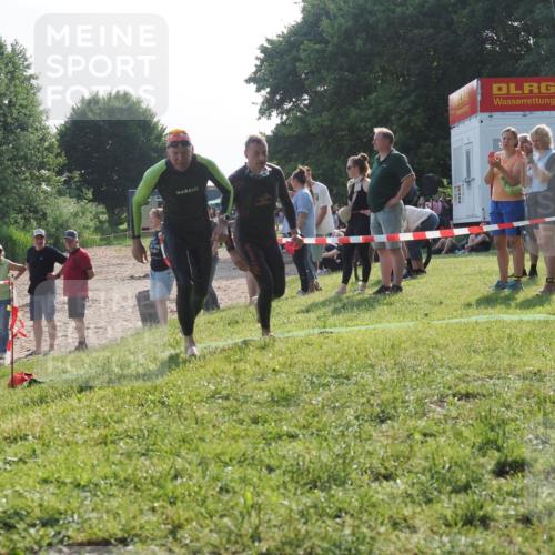 15.06.2025 - 27. Vierlanden-Triathlon KatJ http://msf.ph/oto/7982100 15.06.2025 08:48:08 Schwimmen 16, 34, 167, 193 meine-sportfotos.de