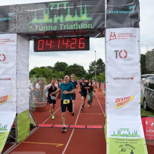 15.06.2025 - 7 Türme Triathlon Michael Strokosch http://msf.ph/oto/7982102 15.06.2025 14:14:26 Ziel 560, 656, 671, 758, 771, 813, 957 meine-sportfotos.de