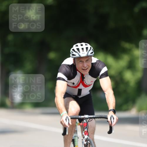 15.06.2025 - 7 Türme Triathlon Yannick Fuchs http://msf.ph/oto/7982108 15.06.2025 12:50:44 Radfahren 293, 396, 451, 678 meine-sportfotos.de