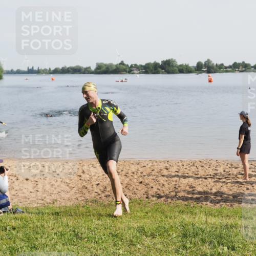 21.06.2025 - 27. Vierlanden-Triathlon MichiJ http://msf.ph/oto/7982112 15.06.2026 09:04:57 Schwimmen 205, 238 meine-sportfotos.de
