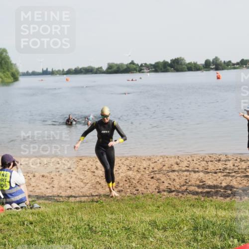 21.06.2025 - 27. Vierlanden-Triathlon MichiJ http://msf.ph/oto/7982135 15.06.2026 09:05:06 Schwimmen 205 meine-sportfotos.de