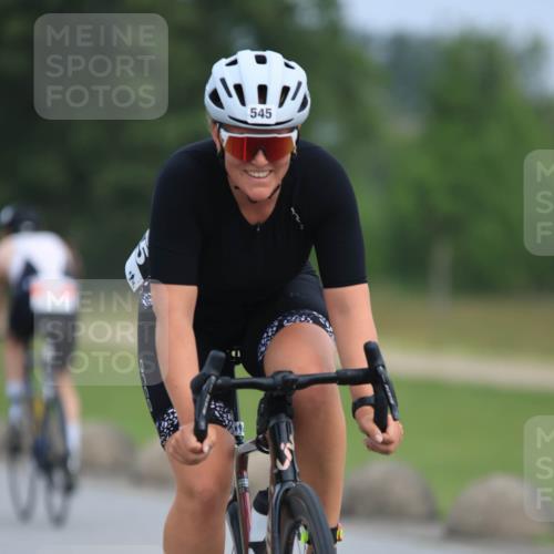 15.06.2025 - 27. Vierlanden-Triathlon H.Heesch http://msf.ph/oto/7982152 15.06.2025 10:51:52 Radfahren 23, 97, 545, 623 meine-sportfotos.de