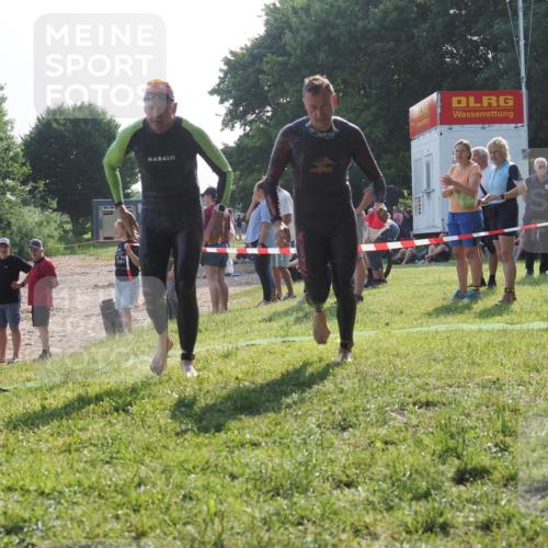 15.06.2025 - 27. Vierlanden-Triathlon KatJ http://msf.ph/oto/7982154 15.06.2025 08:48:09 Schwimmen 16, 34, 167, 193 meine-sportfotos.de
