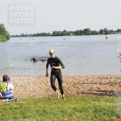 21.06.2025 - 27. Vierlanden-Triathlon MichiJ http://msf.ph/oto/7982174 15.06.2026 09:05:06 Schwimmen 205 meine-sportfotos.de