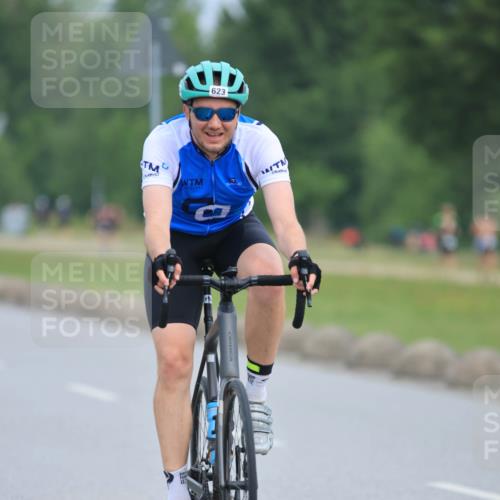 15.06.2025 - 27. Vierlanden-Triathlon H.Heesch http://msf.ph/oto/7982175 15.06.2025 10:51:59 Radfahren 81, 252, 382, 435, 623 meine-sportfotos.de
