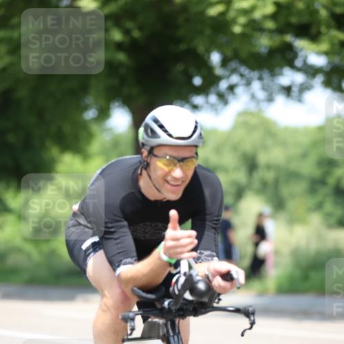 15.06.2025 - 7 Türme Triathlon Yannick Fuchs http://msf.ph/oto/7982176 15.06.2025 12:50:46 Radfahren 293, 396, 451, 678 meine-sportfotos.de