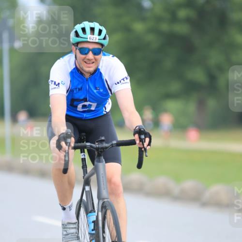 15.06.2025 - 27. Vierlanden-Triathlon H.Heesch http://msf.ph/oto/7982189 15.06.2025 10:51:59 Radfahren 81, 252, 382, 435, 623 meine-sportfotos.de