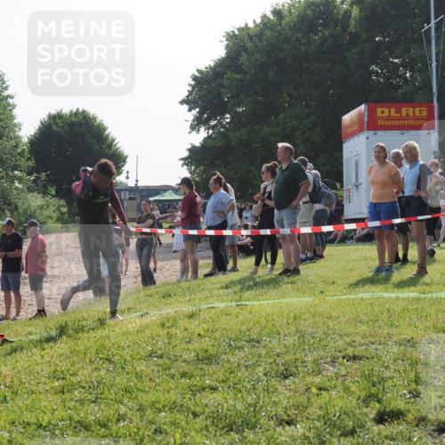 15.06.2025 - 27. Vierlanden-Triathlon KatJ http://msf.ph/oto/7982201 15.06.2025 08:48:22 Schwimmen 70 meine-sportfotos.de