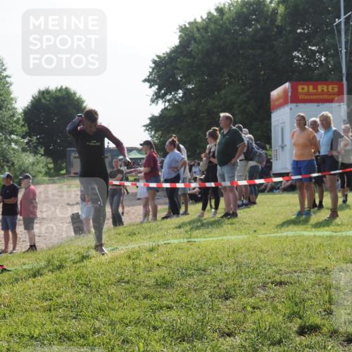 15.06.2025 - 27. Vierlanden-Triathlon KatJ http://msf.ph/oto/7982212 15.06.2025 08:48:22 Schwimmen 70 meine-sportfotos.de
