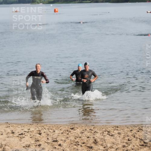 21.06.2025 - 27. Vierlanden-Triathlon MichiJ http://msf.ph/oto/7982217 15.06.2026 09:05:12 Schwimmen 205, 209, 221 meine-sportfotos.de