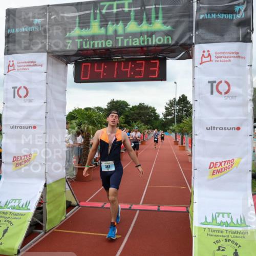 15.06.2025 - 7 Türme Triathlon Michael Strokosch http://msf.ph/oto/7982257 15.06.2025 14:14:32 Ziel 387, 560, 656, 669, 758, 771, 813, 957 meine-sportfotos.de