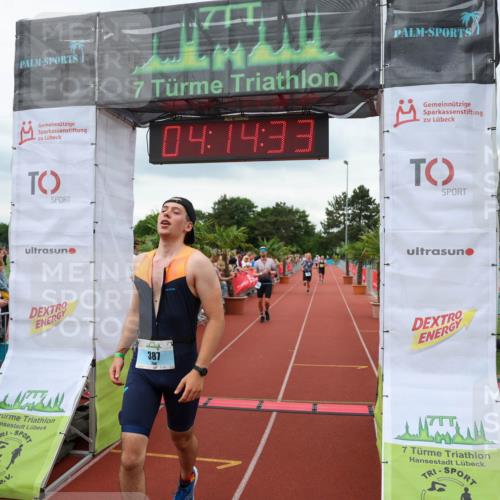 15.06.2025 - 7 Türme Triathlon Michael Strokosch http://msf.ph/oto/7982266 15.06.2025 14:14:33 Ziel 387, 560, 631, 656, 669, 758, 771, 813, 957 meine-sportfotos.de