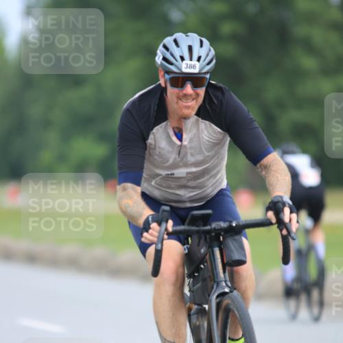 15.06.2025 - 27. Vierlanden-Triathlon H.Heesch http://msf.ph/oto/7982365 15.06.2025 10:52:16 Radfahren 269, 386, 468, 513 meine-sportfotos.de