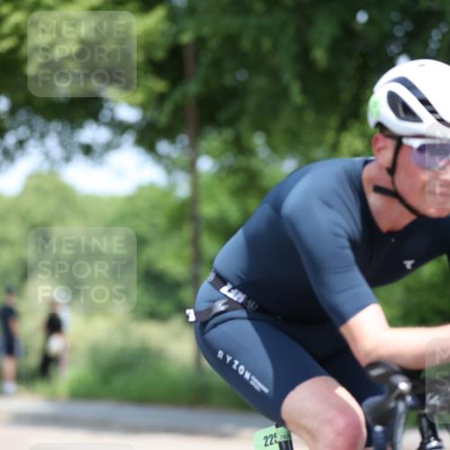 15.06.2025 - 7 Türme Triathlon Yannick Fuchs http://msf.ph/oto/7982400 15.06.2025 12:50:58 Radfahren 208, 225, 308, 435, 610, 616, 638 meine-sportfotos.de