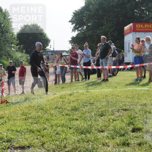 15.06.2025 - 27. Vierlanden-Triathlon KatJ http://msf.ph/oto/7982402 15.06.2025 08:48:49 Schwimmen 19 meine-sportfotos.de
