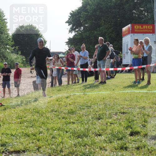 15.06.2025 - 27. Vierlanden-Triathlon KatJ http://msf.ph/oto/7982415 15.06.2025 08:48:49 Schwimmen 19 meine-sportfotos.de