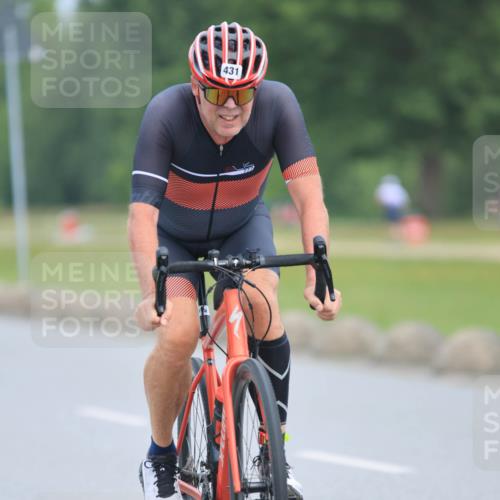 15.06.2025 - 27. Vierlanden-Triathlon H.Heesch http://msf.ph/oto/7982430 15.06.2025 10:52:26 Radfahren 269, 431, 468 meine-sportfotos.de