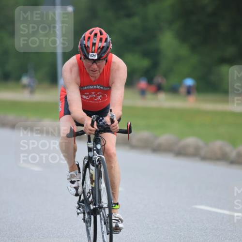 15.06.2025 - 27. Vierlanden-Triathlon H.Heesch http://msf.ph/oto/7982474 15.06.2025 10:52:47 Radfahren 58, 429, 625 meine-sportfotos.de
